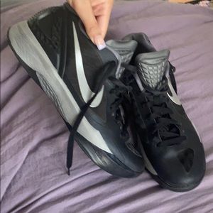 Nike volley zoom hyper spike